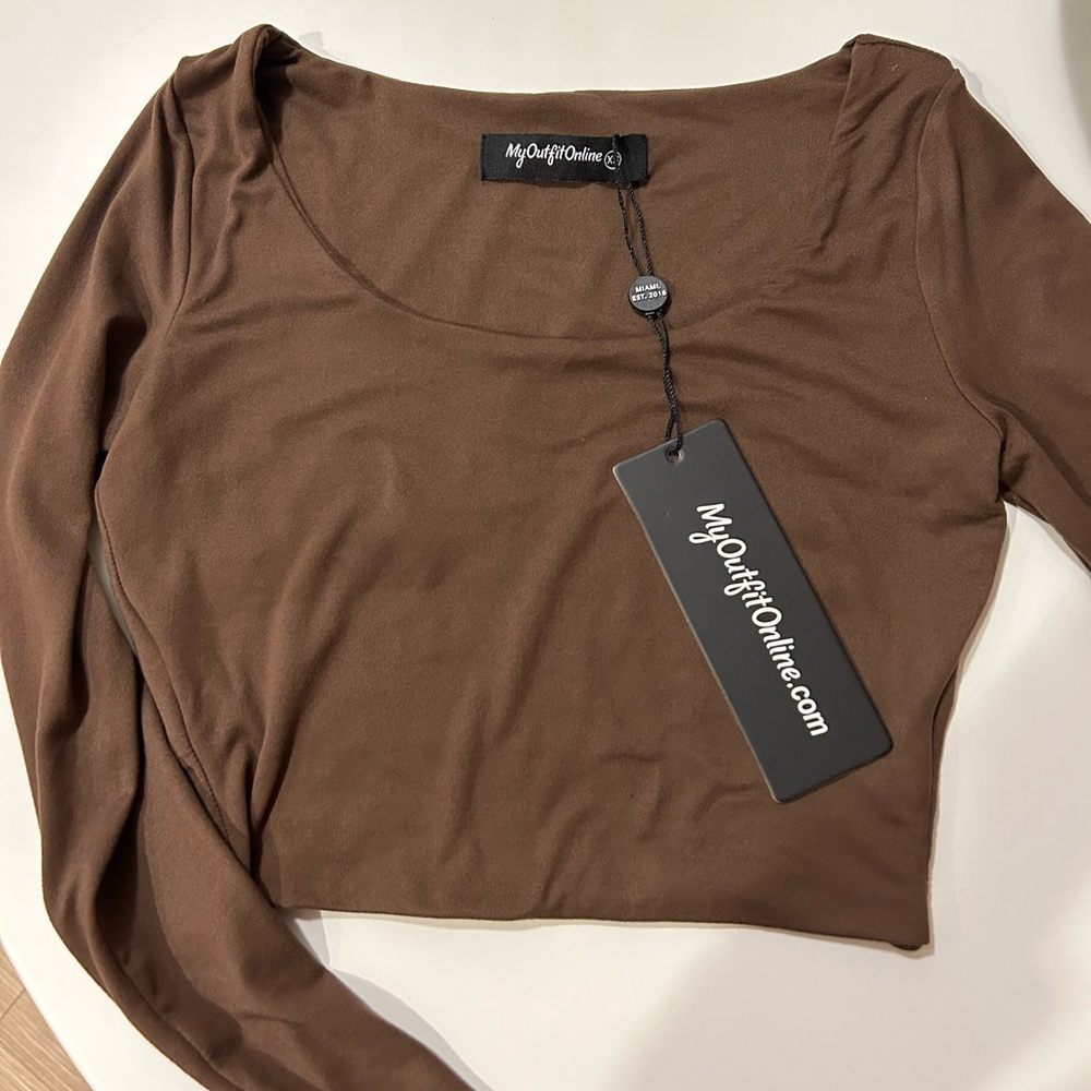 UNFORGETTABLE CROP TOP